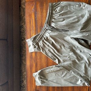 Women’s Gray Jogger Pants